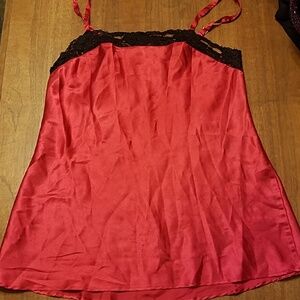 👸💤👗 Red Chemise